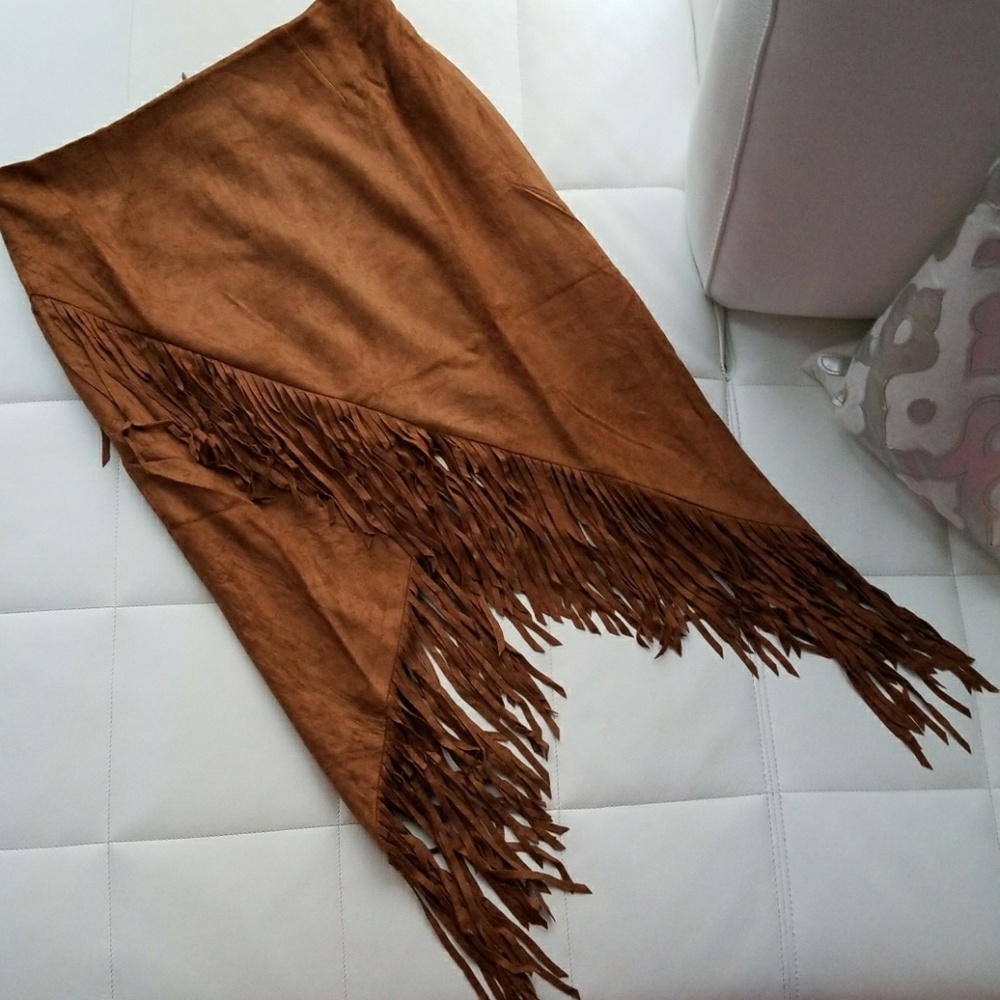 SOLD OUT FAUX SUEDE FRINGE SKIRT - Picture 3 of 3